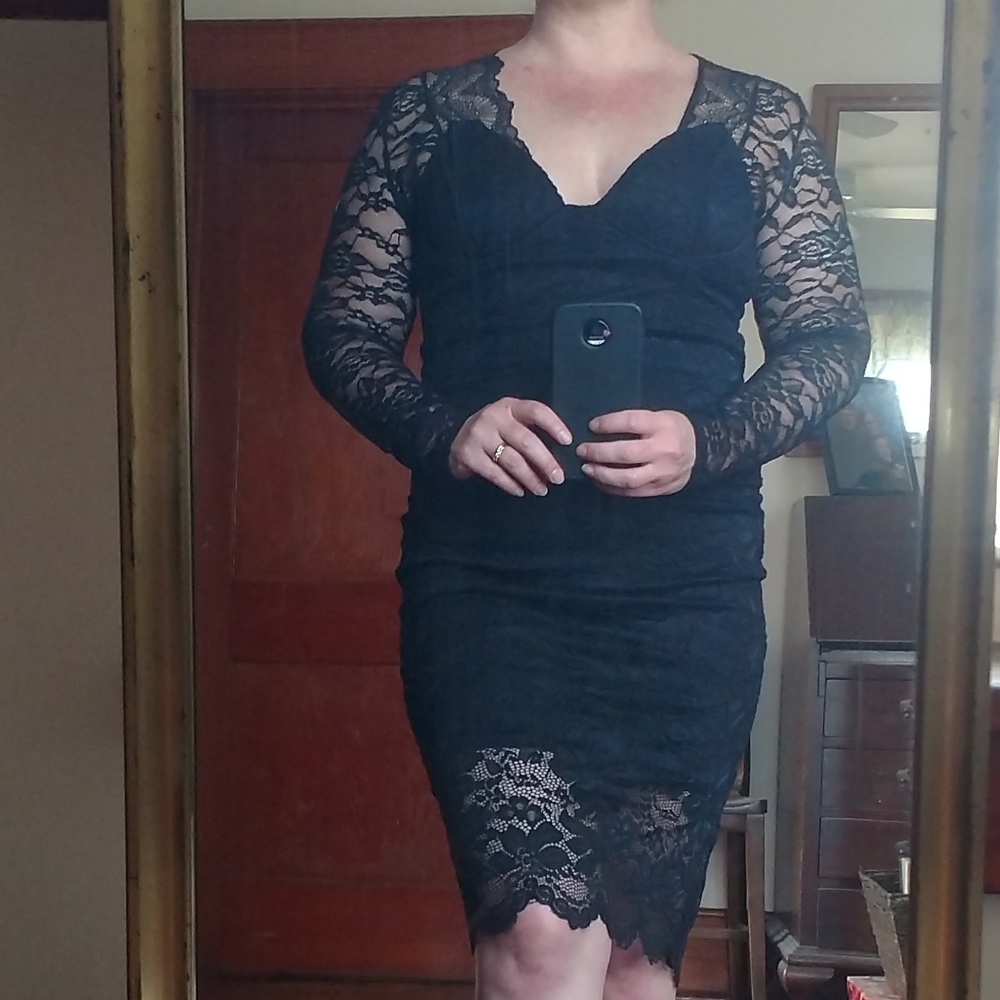 Sexy long sleeve scalloped edge lace bodysuit - Picture 8 of 8